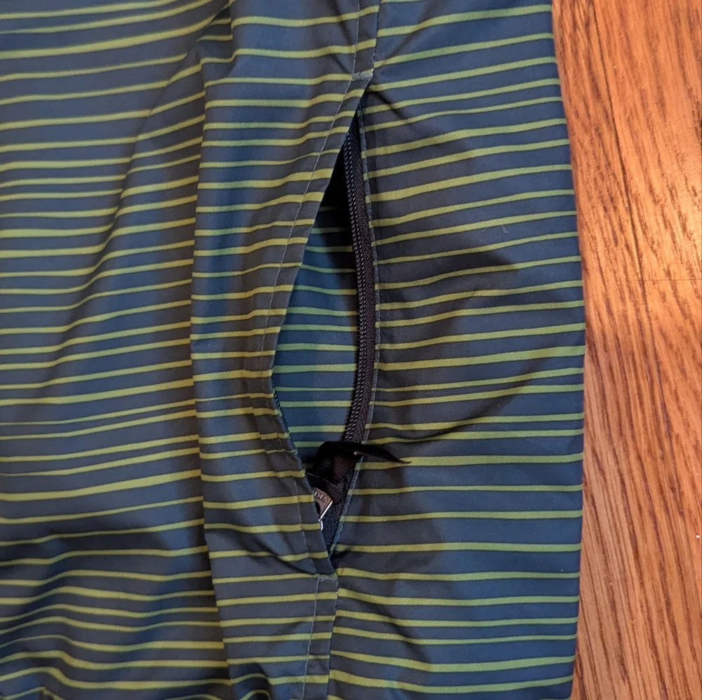 Patagonia Kids Reversible Green Puffer Jacket - Picture 5 of 6